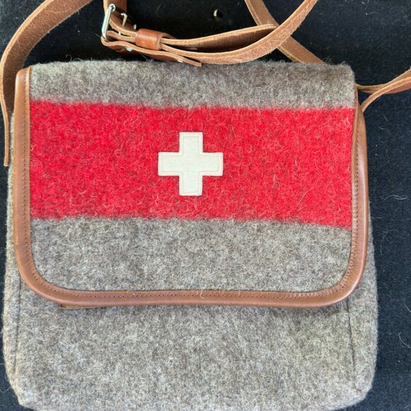 Karlen Swiss Boiled Wool Crossbody Bag – Alpine blanket bag - Picture 2 of 8